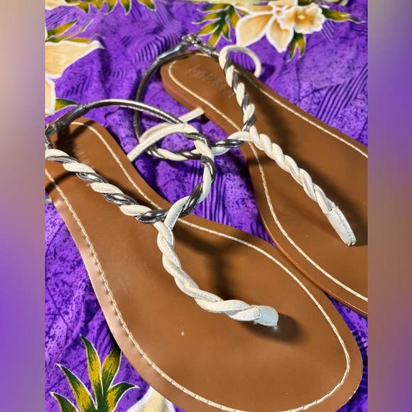 RALPH LAUREN Alondra Sandals. Size 7.5 - Picture 3 of 7